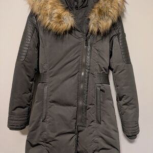 1 Madison Women's Gray Puffer Jacket with Faux Fur Trim